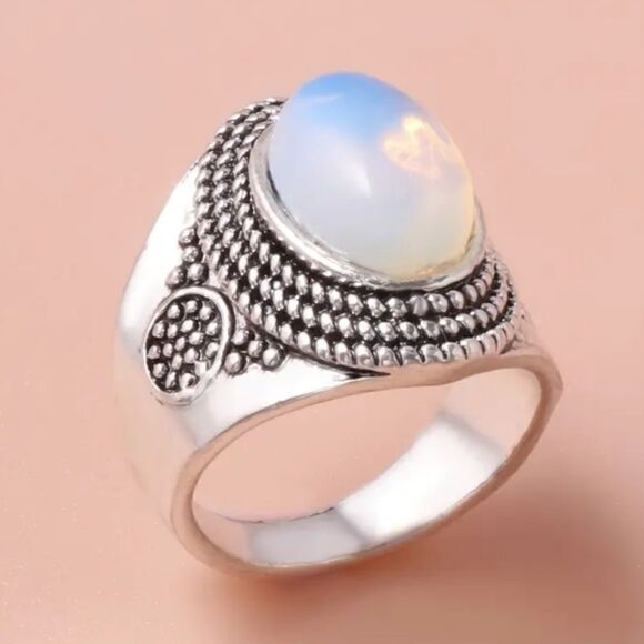 Oval Embellishment Silvery Moonstone Simulate Ring - Picture 3 of 14